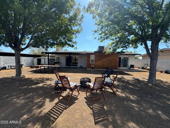 Building Photo - 2115 S Stanley Pl