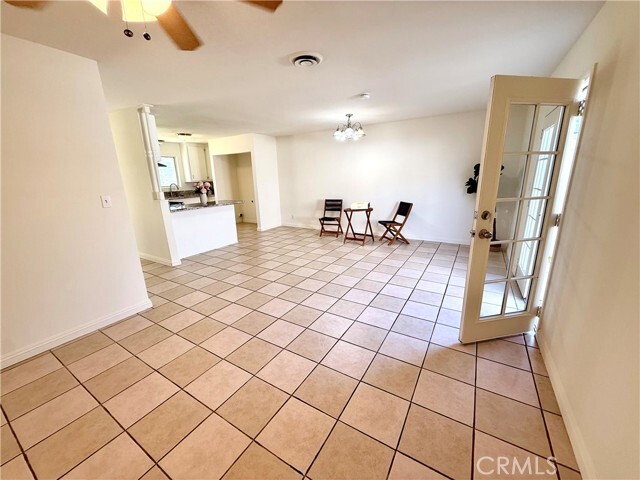 Building Photo - 684 E Lee Pl