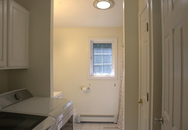 Building Photo - 107 New Boston Rd