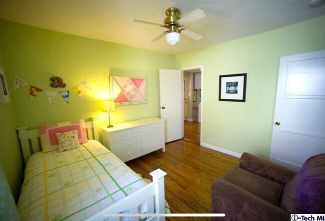 Building Photo - 1000 WESTMONT DR