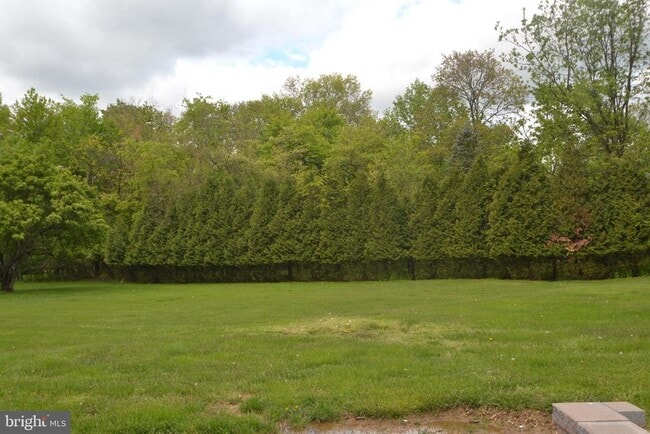 Building Photo - 1436 E Lamplighter Ln