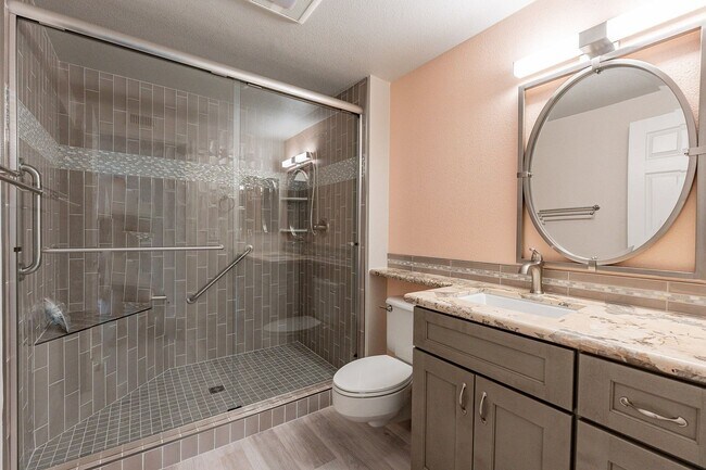 Building Photo - Modern Updated Home in Gated Community of ...