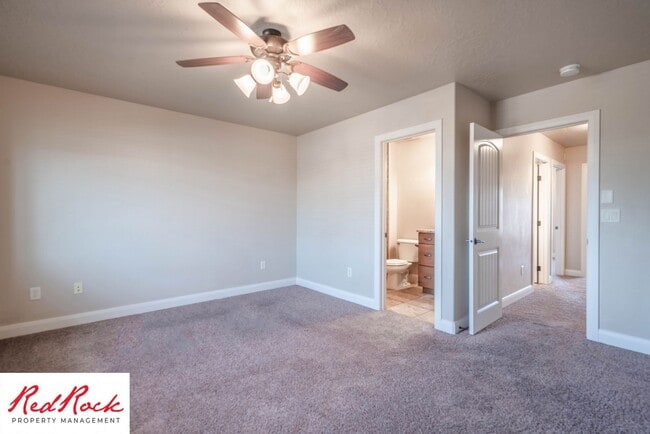 Building Photo - 3 Bedroom Townhome In Southgate Community