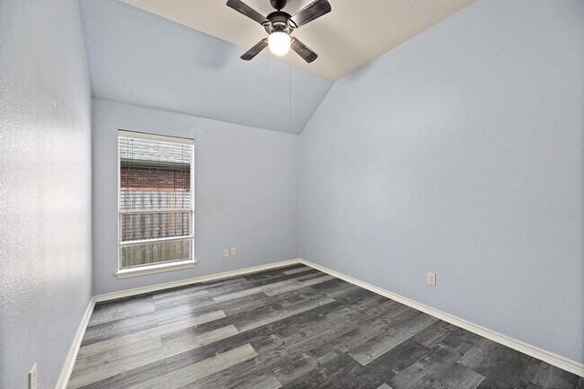 Building Photo - 11617 Glen Knoll Dr