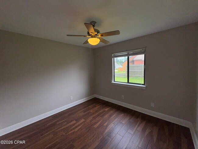 Building Photo - 116 Christie Ln