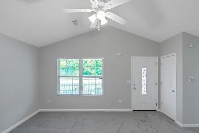 Building Photo - Charming 3 Bedroom / 2 Bath Ranch Home in Jonesboro!