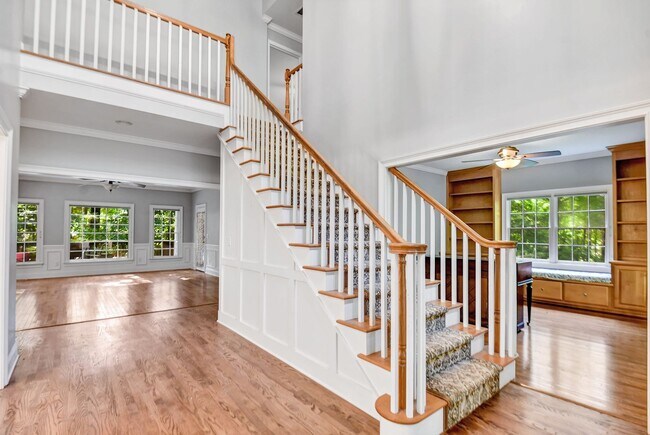 Building Photo - Large, beautiful home in Oconee!