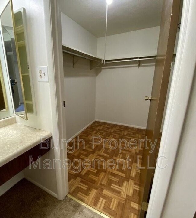 Building Photo - 27708 Evergreen Run