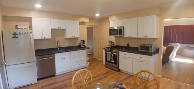 Building Photo - 111 Glade Park Rd