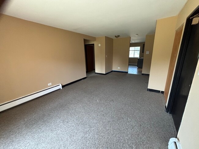 Building Photo - 701 Spruce Ct
