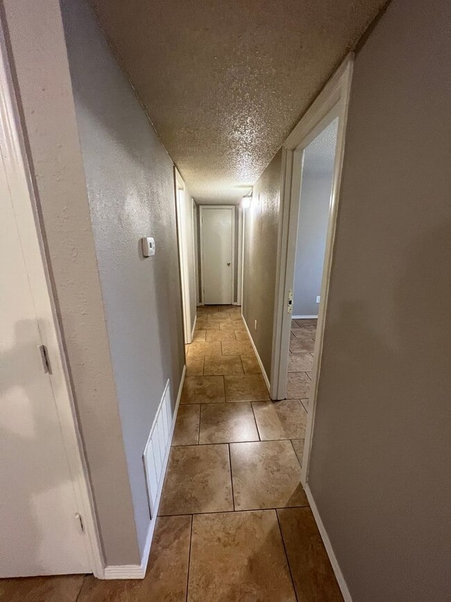 Building Photo - 3605 Rickey Dr