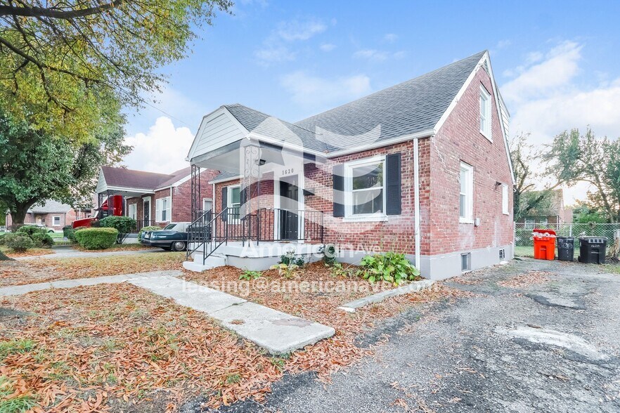 Building Photo - 1620 Catalpa St
