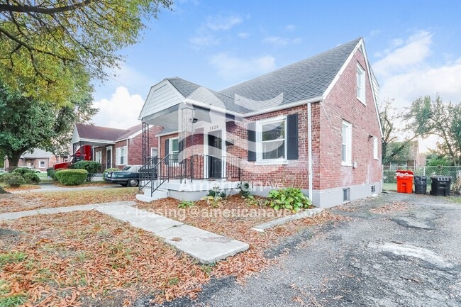 Building Photo - 1620 Catalpa St