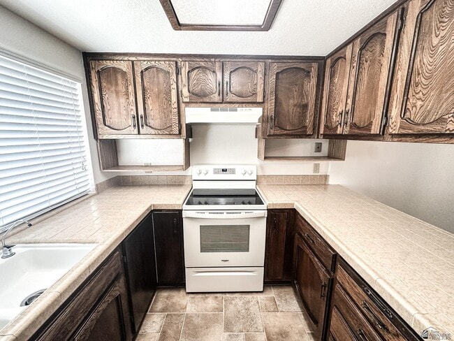 Building Photo - 10476 S Del Montes