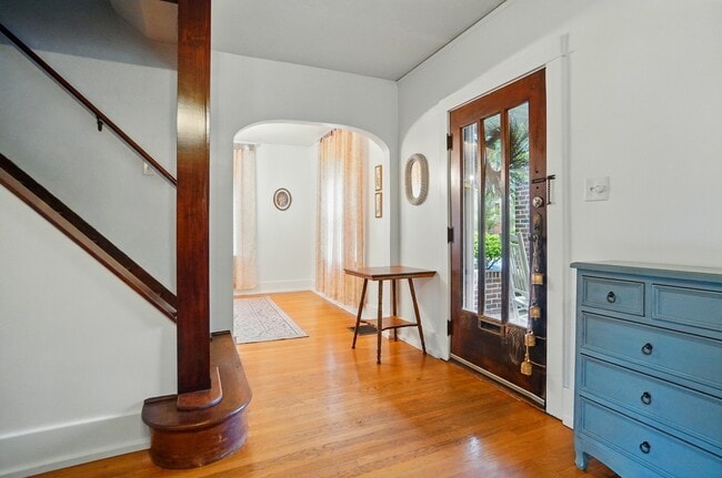 Building Photo - 3000 Hillside Ave