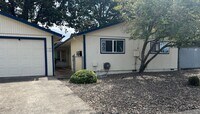 Building Photo - 1120-1140 18th St SE Salem, OR 97302