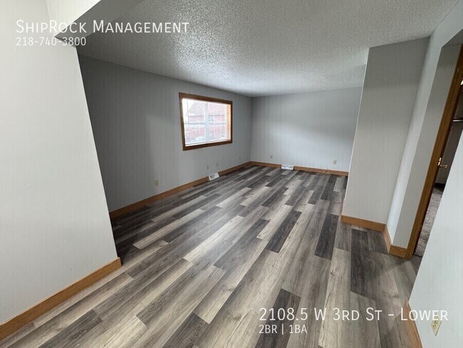 Building Photo - 2108.5 W 3rd St