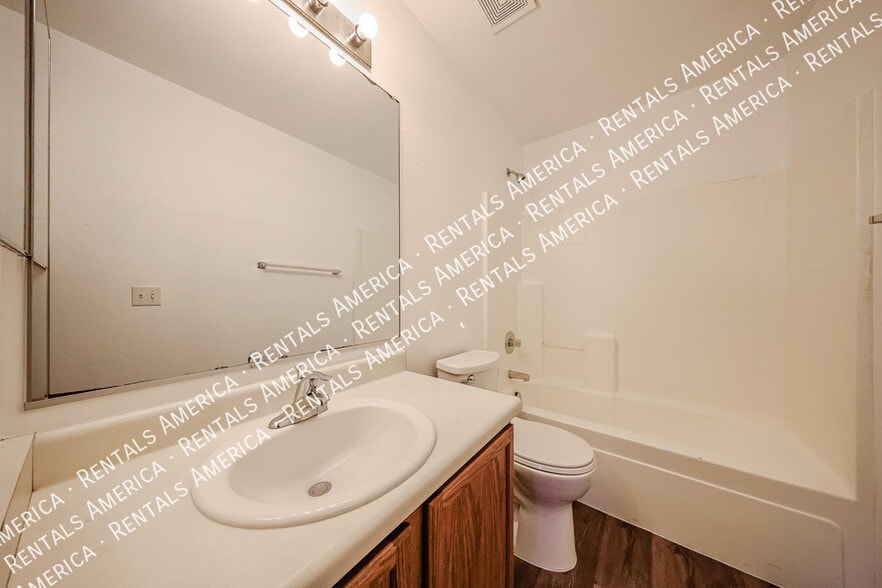 Building Photo - 9410 W Virginia Ave