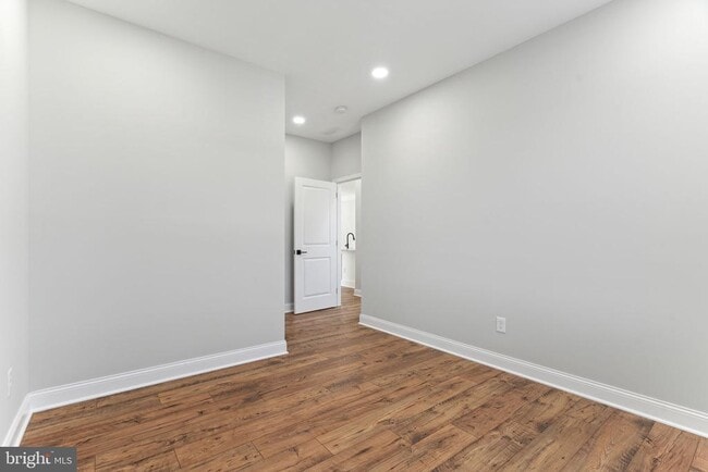 Building Photo - 48 Evergreen Ln