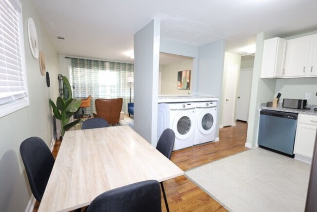 Building Photo - Move-in Ready Condo for Rent!