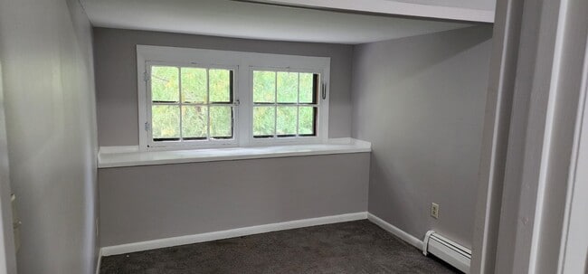 Building Photo - 4 Idlewood Ln