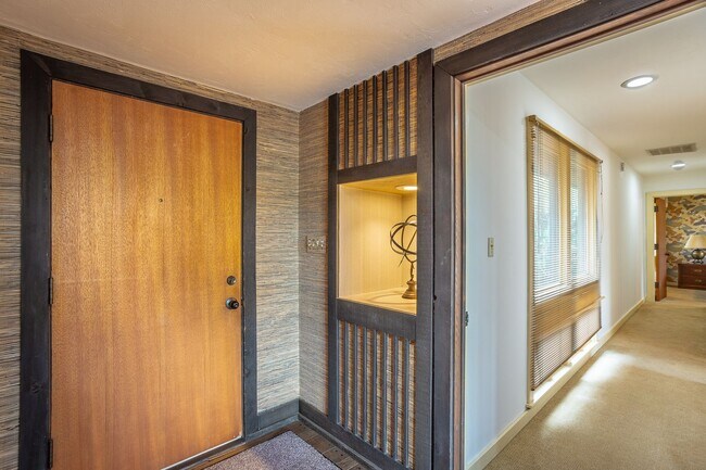 Building Photo - 10 Manatee Way