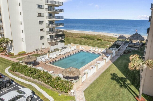 Building Photo - 10152 S Ocean Dr