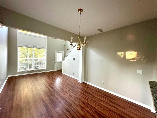 Building Photo - 3304 Mannington Dr