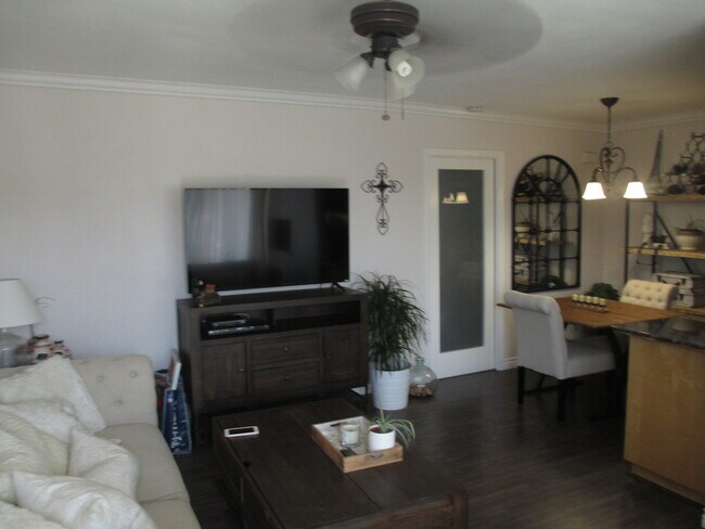 Building Photo - Upgraded 1 Bed 1 Bath Condo In North Park-...