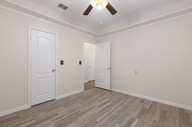 Building Photo - Helotes~Beautiful Laurel Canyon Subdivisio...