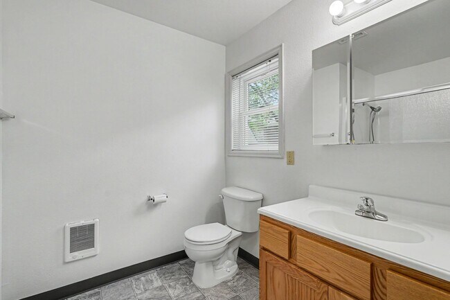 Building Photo - Winter Duplex - VPM215153W-4