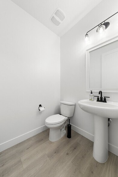 Building Photo - 752 W Cypress Umber Dr