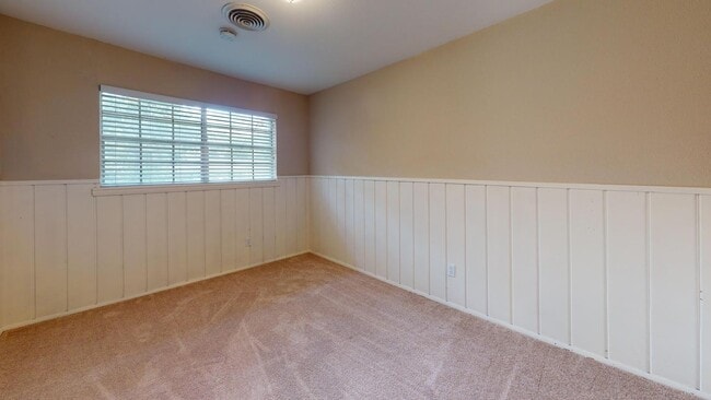 Building Photo - 7209 Ellis Rd