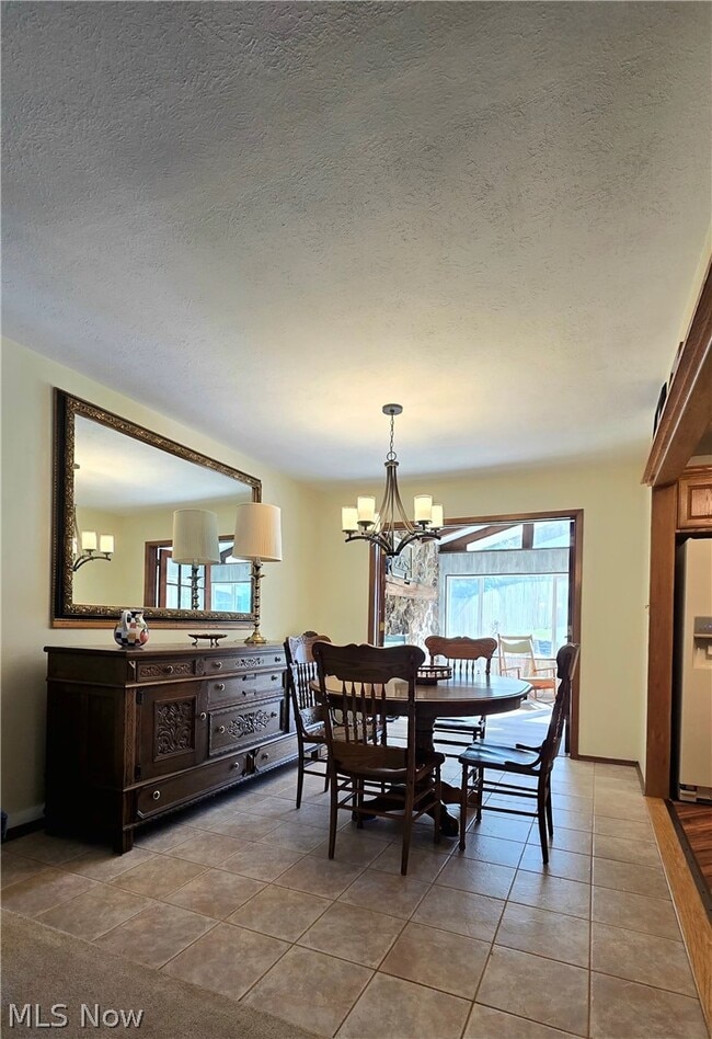 Building Photo - 2319 Green Acres Dr