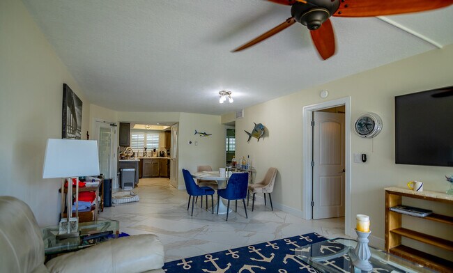 Building Photo - 68 Yacht Club Dr