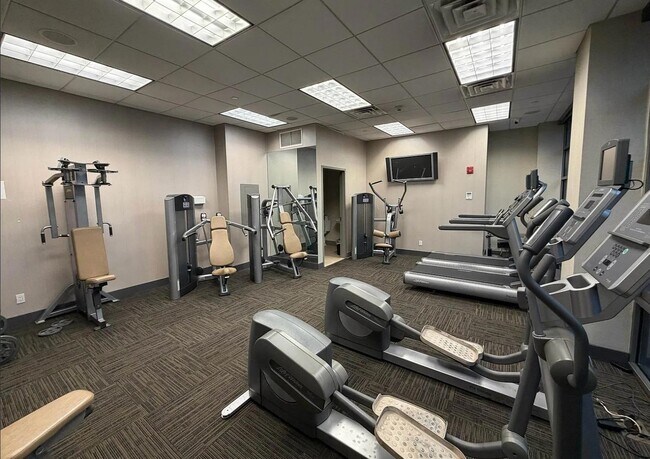 Building Photo - 8125 River Rd