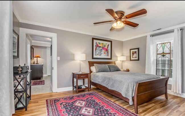 Building Photo - 605 48th St S