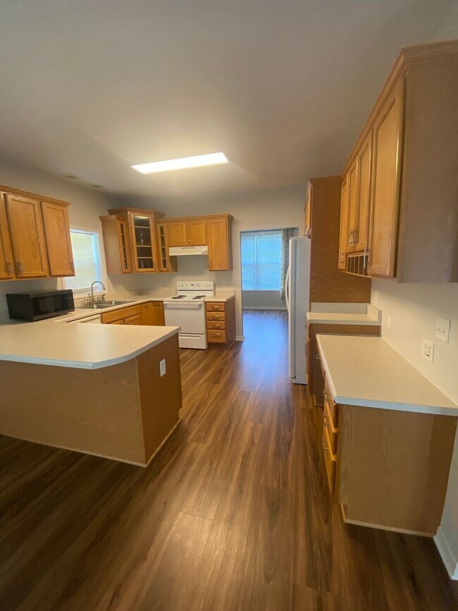 Building Photo - 3 bedroom 2.5 bath house in Cherokee