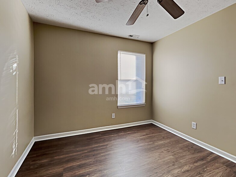 Building Photo - 2521 Monarchy Ln