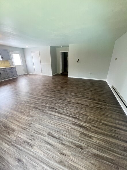 Building Photo - 507 S Bay Rd