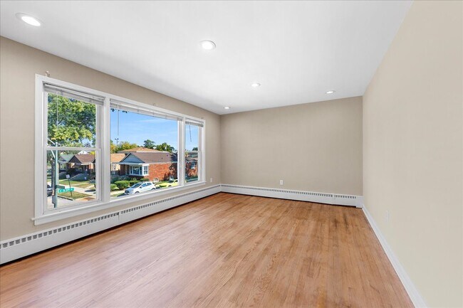 Building Photo - 2131 W 53rd Pl