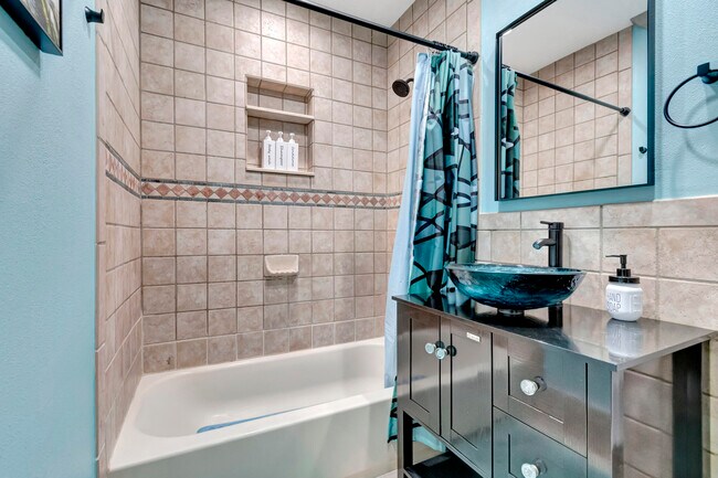Building Photo - 310 Gulfstream Dr