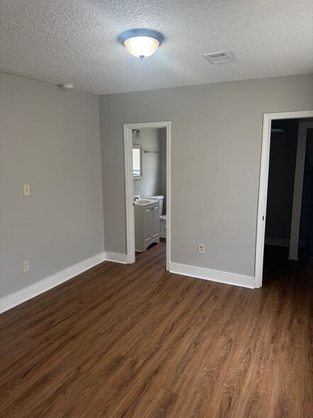 Building Photo - 694 Hamilton St