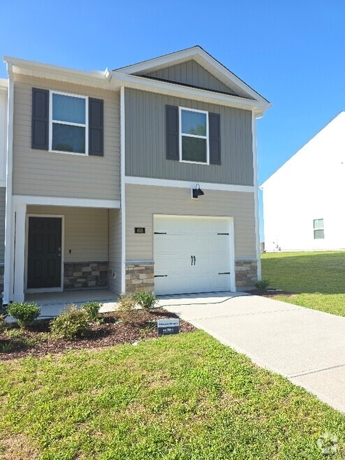 Building Photo - 408 Honeycutt Oaks Dr