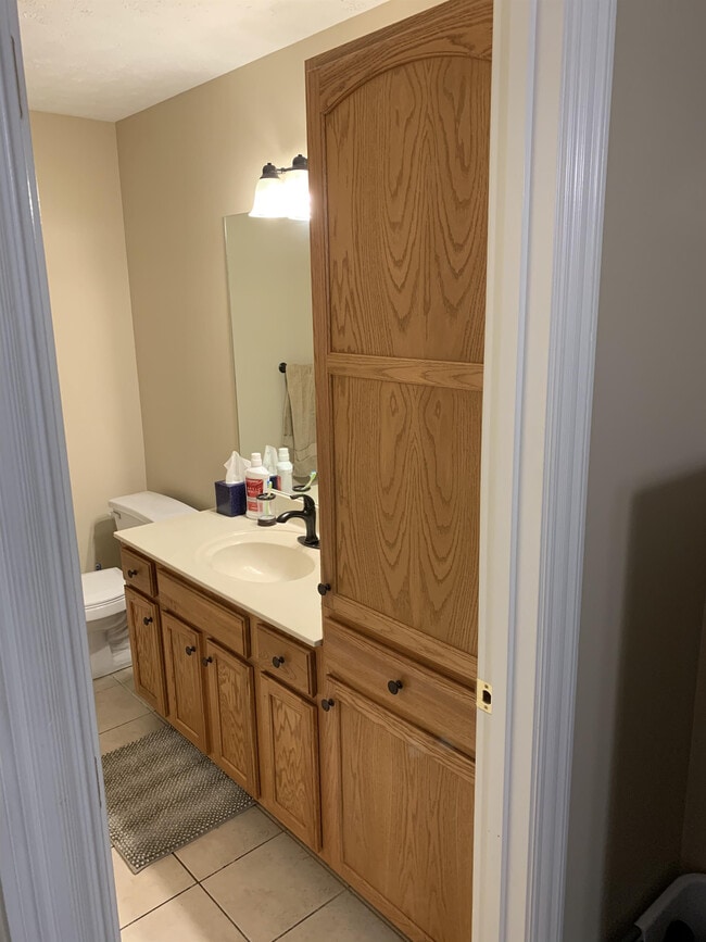 Building Photo - 7833 Andee Ln