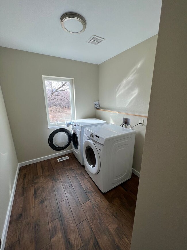 Building Photo - Newly Built 3 Bedroom 2 Bath