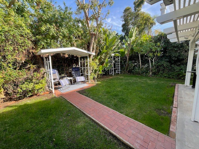 Back yard gazabo - 10545 Kemerton Rd