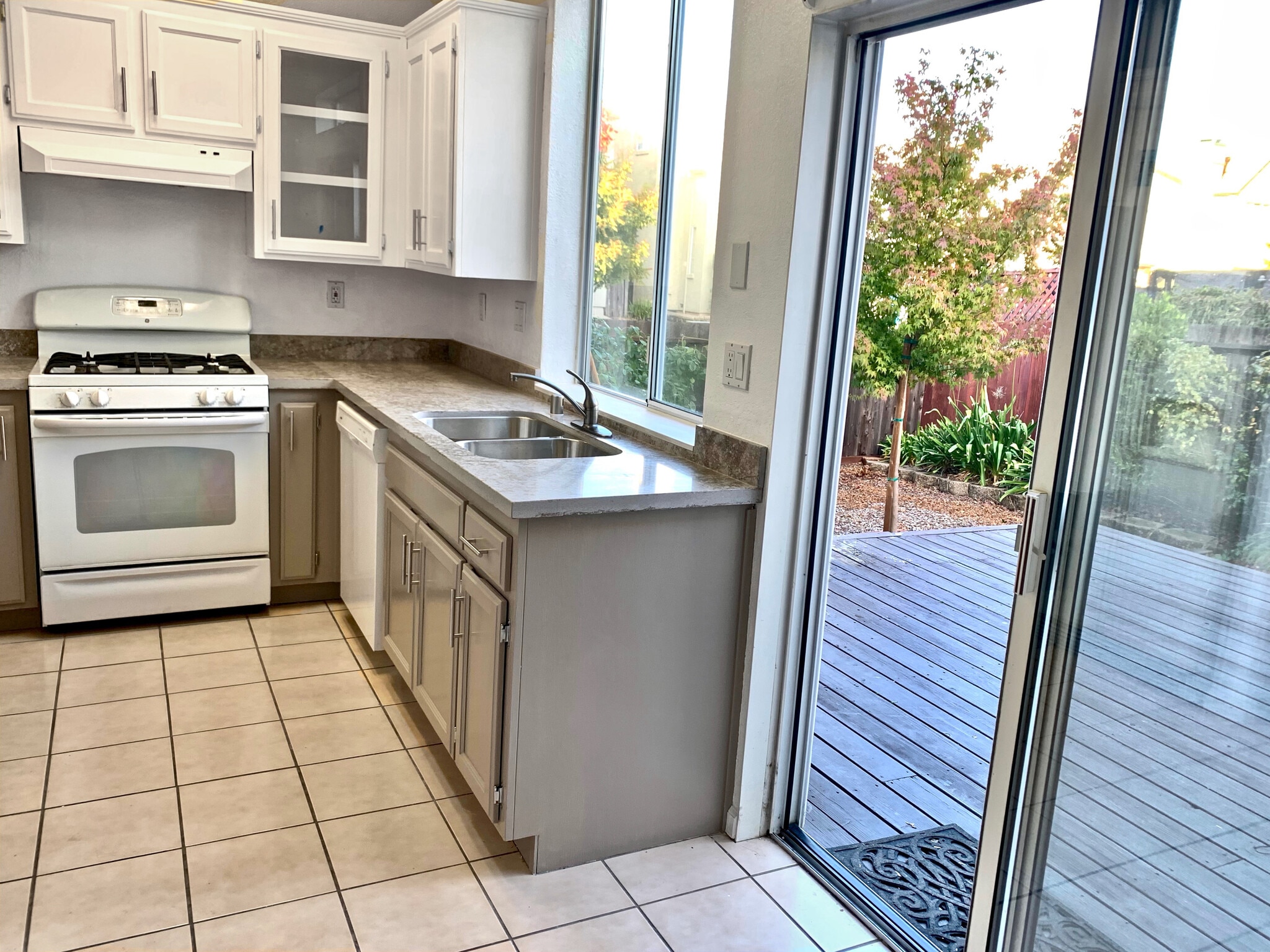 Updated kitchen with quartz counter tops - 2306 Francisco Ave
