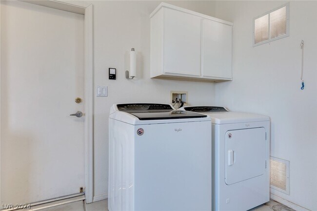 Building Photo - 10709 Shackleton Dr