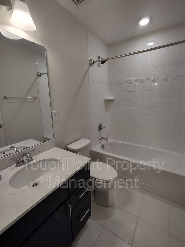 Building Photo - 4073 Zilker Park Dr